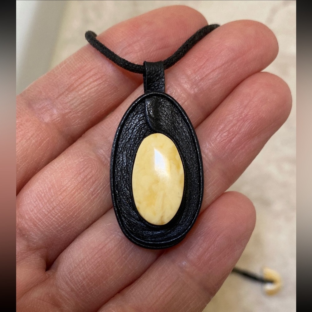 Butterscotch amber leather necklace